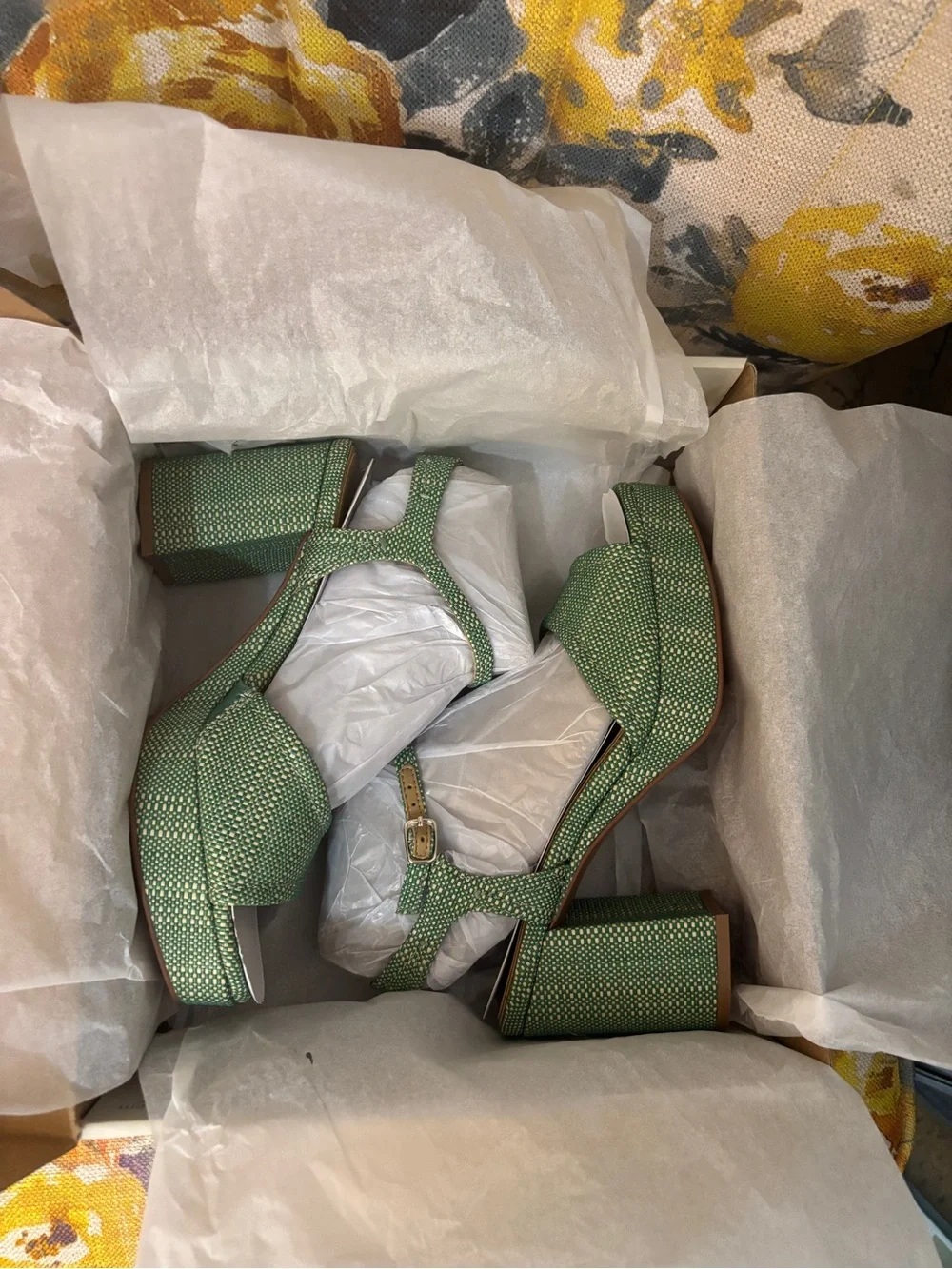 NWT Naturalizer Petra Ankle Strap Platform Sandals in Green Size 8